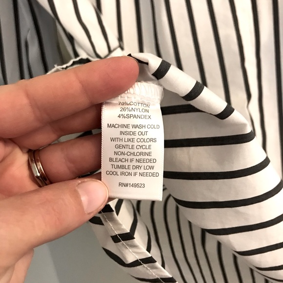 Cute blouse with ties on the arms 💜 - Picture 5 of 6